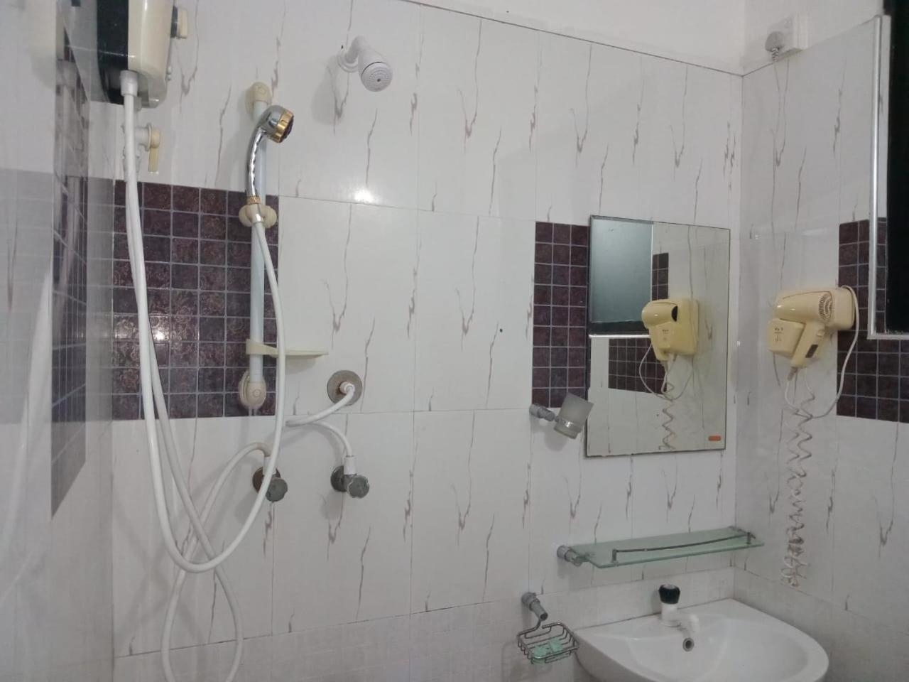 Milano Tourist Rest Hotel Anuradhapura Exterior photo