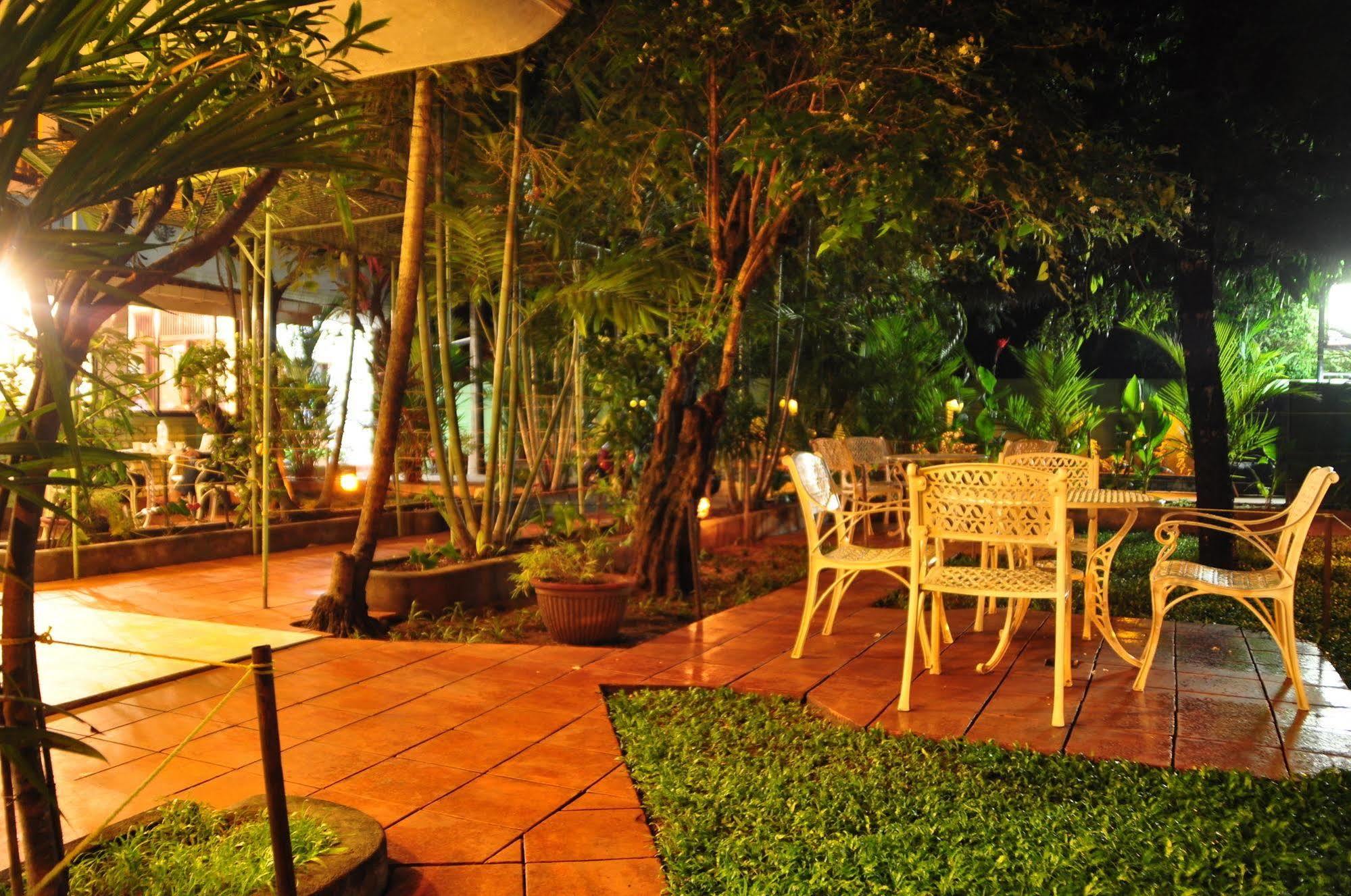 Milano Tourist Rest Hotel Anuradhapura Exterior photo