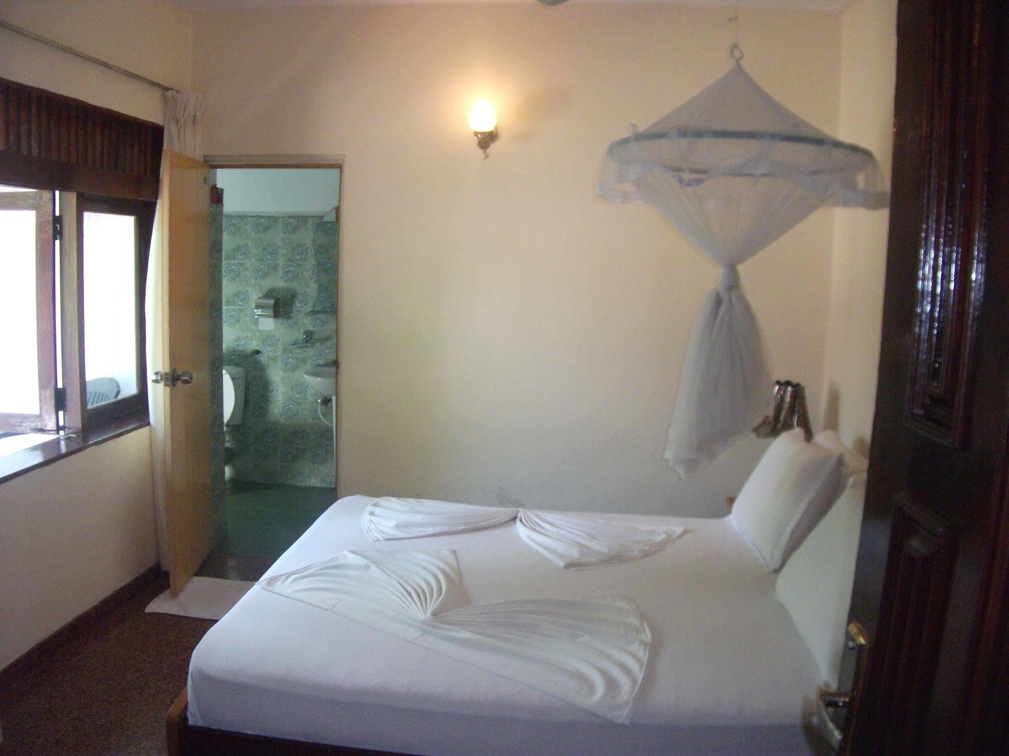 Milano Tourist Rest Hotel Anuradhapura Exterior photo