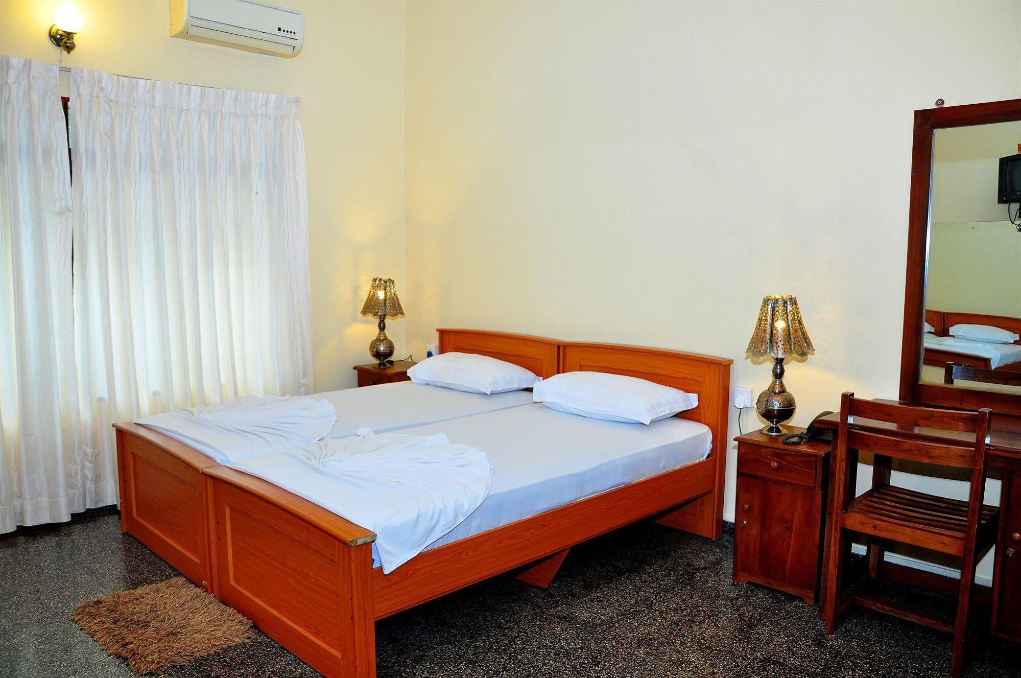 Milano Tourist Rest Hotel Anuradhapura Exterior photo
