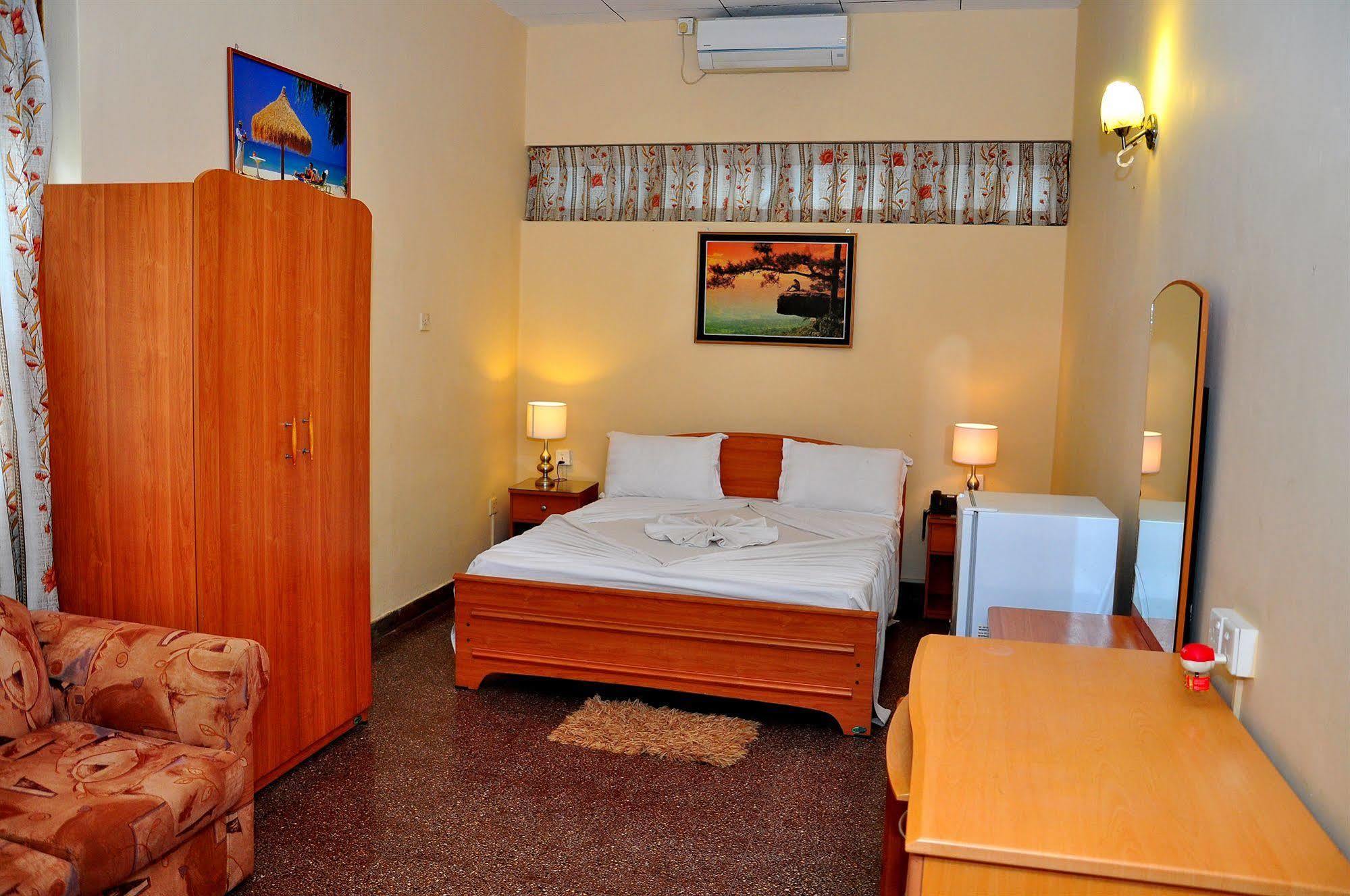 Milano Tourist Rest Hotel Anuradhapura Exterior photo